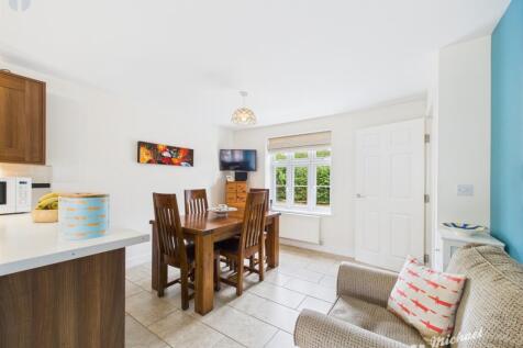 CAM03218G0-PR0735-STILL002