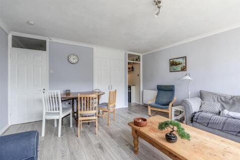 New Court, KT15 2EE - 8.jpg