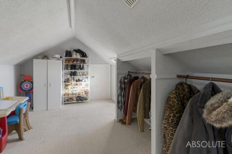 Maisonette dressing room