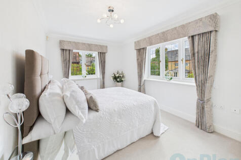 CAM04024G0-PR0030-STILL024