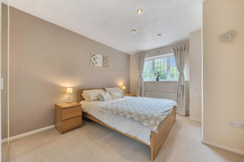 1361344-18-68dd3b...