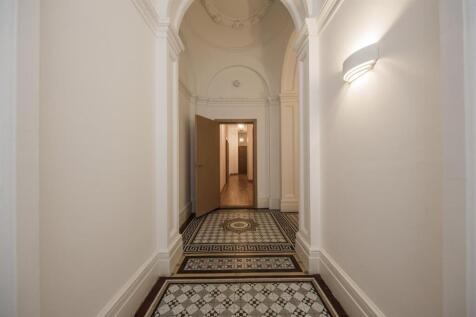 Personal Entrance