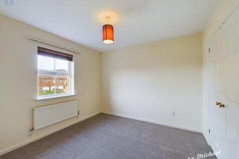 CAM03218G0-PR0516-STILL018