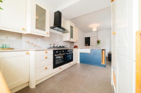 Lrg_Call 02920 454555 to secure your viewing_12