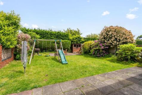 78 Ferndown Road_16.jpg