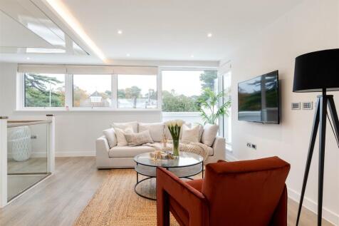 304 Sandbanks Road 327170 - (4).jpg