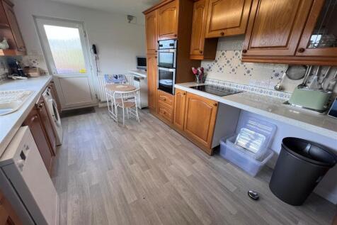 kitchen....jpg