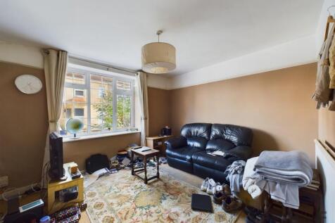 CAM01872G0-PR0081-STILL005.jpg