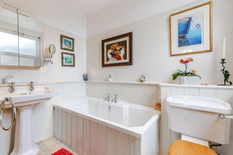 35 Bathroom Fairwinds Beacon Road Kingswear - 2509
