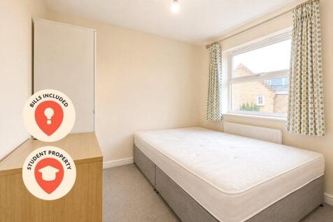 ***ALL BILLS INCLUDED***STUDENT PROPERTY*** Double bedroom in a six double bedroom end of terrace student house in Stoke Gifford, offered fully furnished and available from the 5th of August 2026.