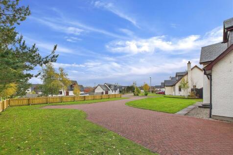 Front Garden, Driveway & Parking