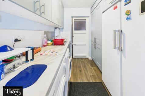 CAM02176G0-PR0757...