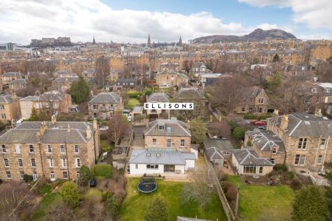 6 bed, 4 bath Detached in Edinburgh - Photo 32