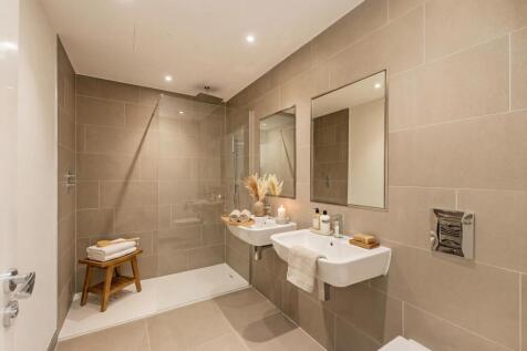 Bathroom O1.jpg