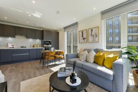Brand new one bedroom apartments in Mill Hill, NW7. Set within 47 acres boasting stunning Totteridge Valley views from a private balcony. On site residents' gym and concierge service. Parking availabl
