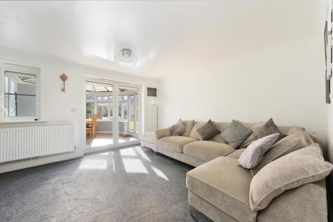 DE BURGH GARDENS 42 (4).jpg