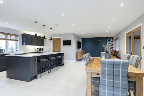 Family Kitchen and Dining Room