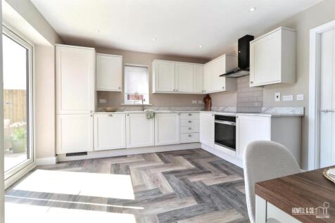 OPEN PLAN DINING KITCHEN