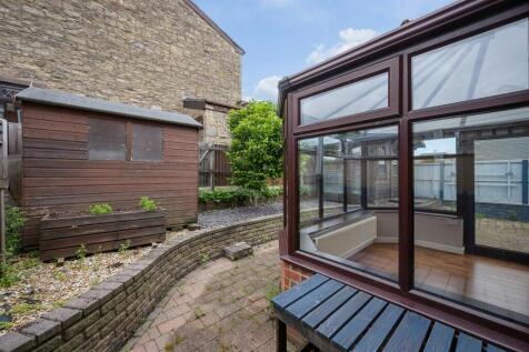 Abbots Way - Rear Garden