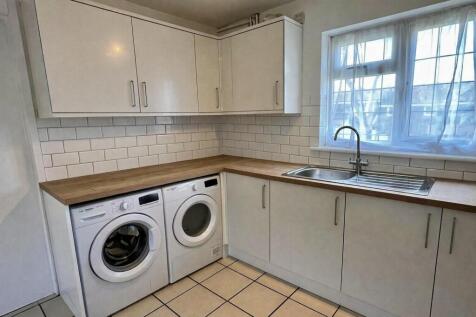 Kitchen 2.jpg