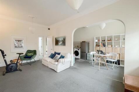 Kitchen / Living Room