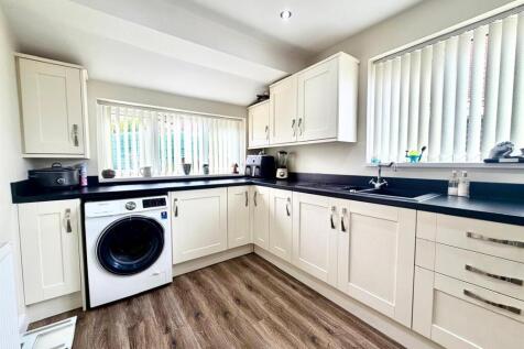 Fitted Kitchen: