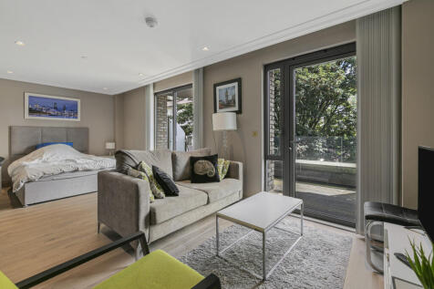 *Video/Virtual Tourviewings available* Located on the second floor of the sought-after Queen's Wharf development, this contemporary studio apartment offers stylish riverside living with stunning views