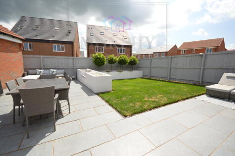 Seam Way, Pontefract (34)Garden.JPG