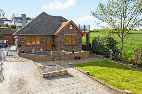 FRONT GARDEN & PARKING