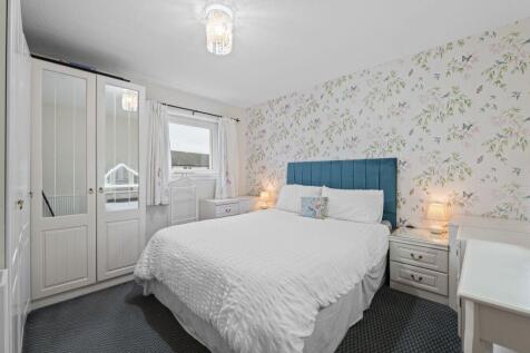 2 bed, 1 bath Terraced in Leeds - Photo 11