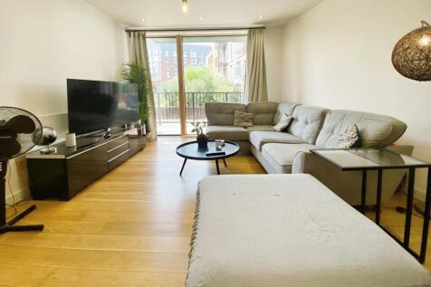 VIDEO TOUR AVAILABLE | DEPOSIT FREE OPTIONS AVAILABLE | AVAILABLE 10TH JULY | FULLY FURNISHED This modern upper floor apartment boasts a convenient lift for easy access and features 2 bedrooms, making