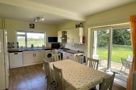 Kitchen Dining Room.JPEG