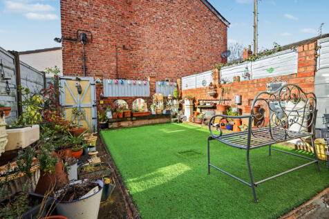 rear garden.JPG