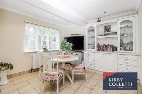 KITCHEN/BREAKFAST ROOM