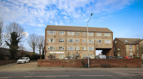 2 double bedroom first floor flat, Hollybank Hill