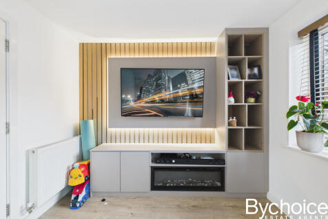 CAM05454G0-PR0093-STILL004