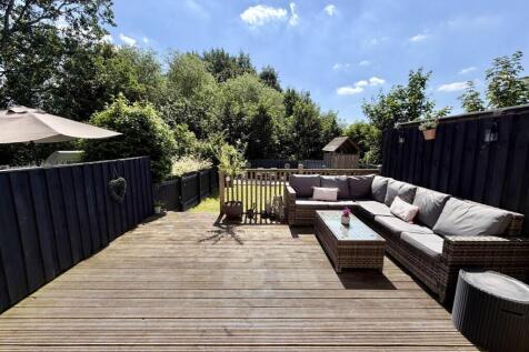 Bramleys Estate Agents - Spring Place Gardens - Mi