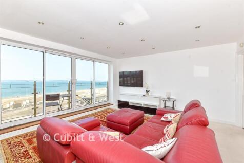 Lounge/Kitchen