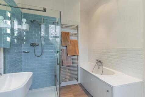 5 bed, 3 bath Detached in Glasgow - Photo 30