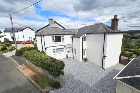 Front Elevation &amp; Drive.jpg