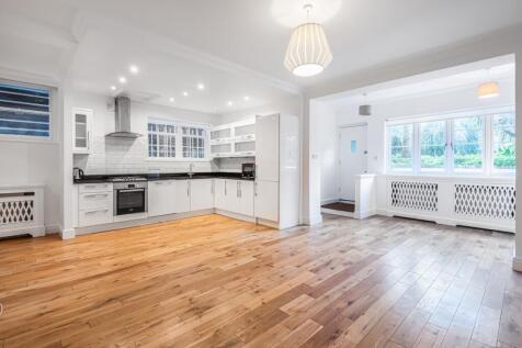 2 Bedroom Flat in SW18 2SW