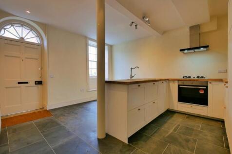 Kitchen/ Dining Room