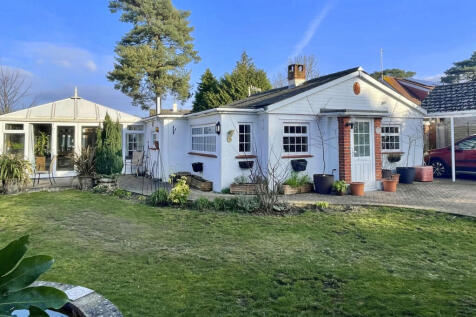 2 bed detached bungalow