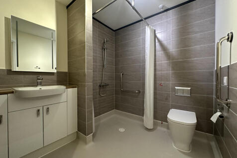 Wet Room.JPG