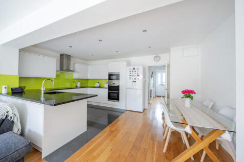 1312890-3-685a979...