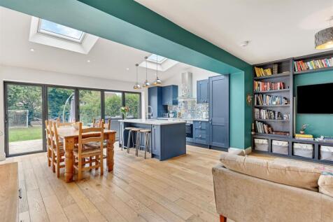 64 risborough family room.jpg
