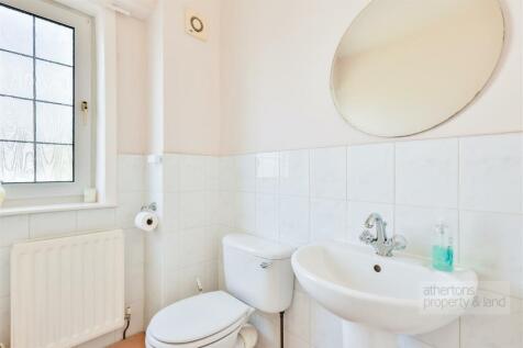 Beacon Holme - Bathroom (2).jpg