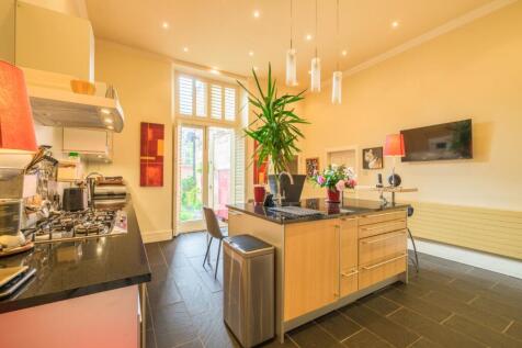 6 bed, 4 bath Town House in Glasgow - Photo 6