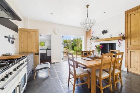 CAM02089G0-PR0561...