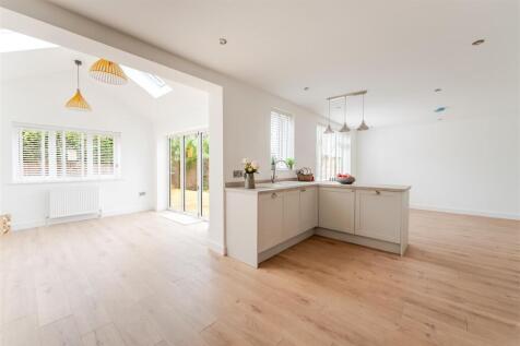 3 - open plan living area.jpg